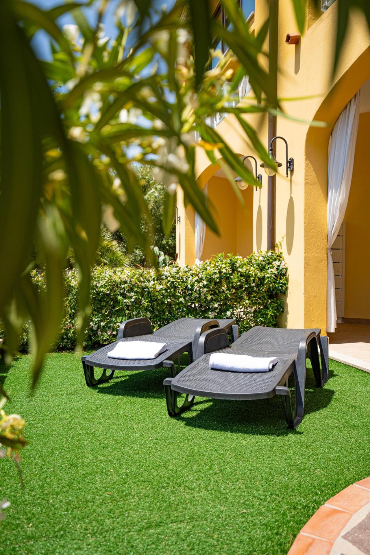 Hotel Lu Pitrali San Teodoro  Eksteriør billede