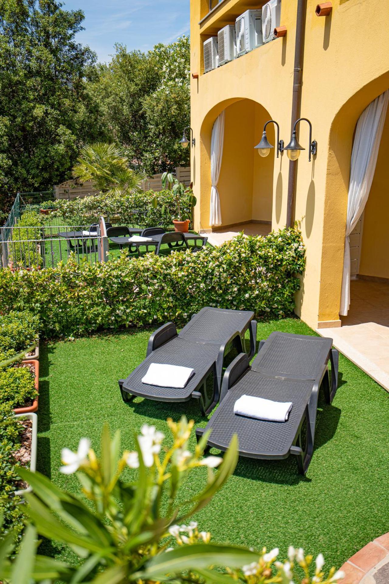 Hotel Lu Pitrali San Teodoro  Eksteriør billede
