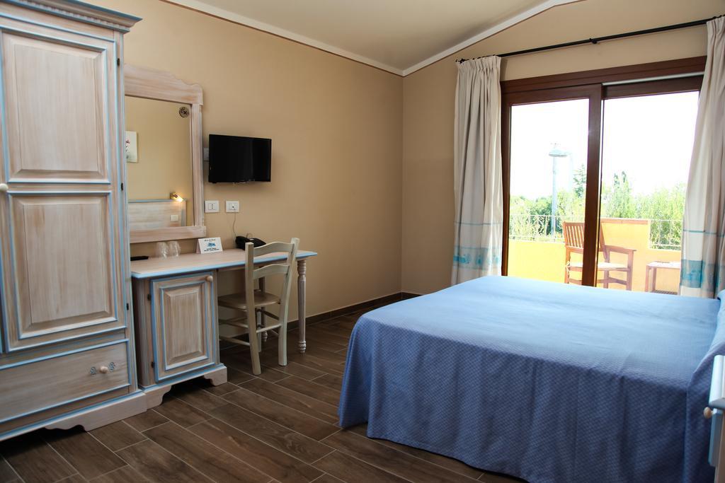 Hotel Lu Pitrali San Teodoro  Eksteriør billede