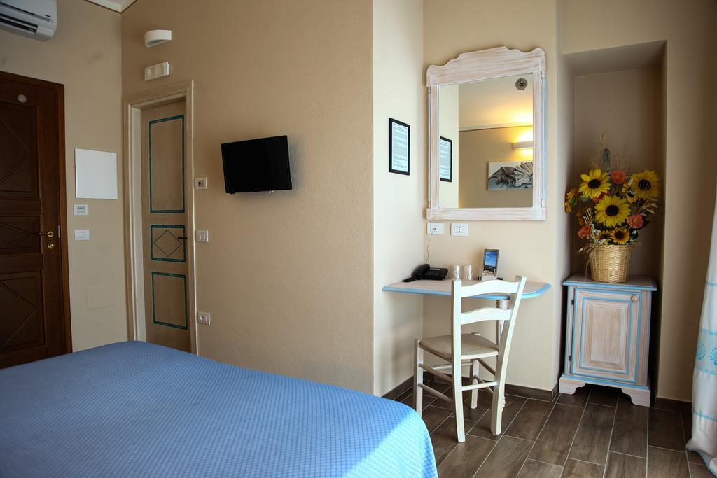 Hotel Lu Pitrali San Teodoro  Eksteriør billede